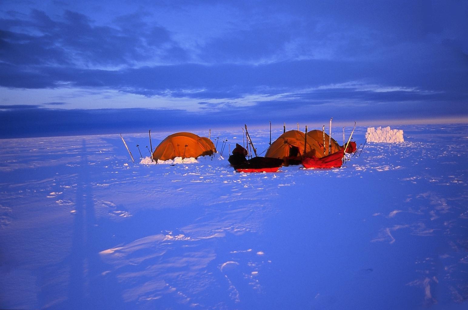 Amazing light at sunset on the Greenland Crossing camps
